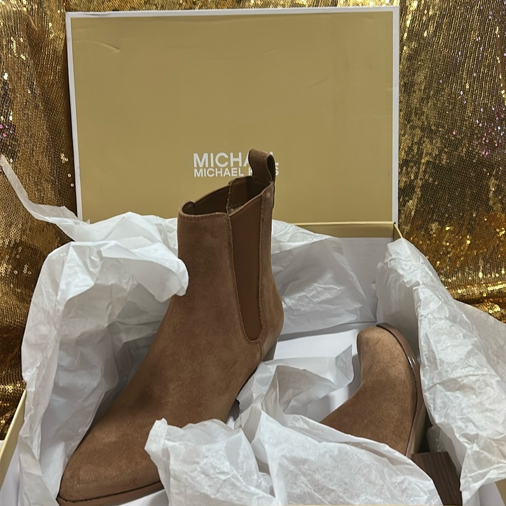 Michael Kors..NWB.. original box.. one shoe tried on, but never worn.